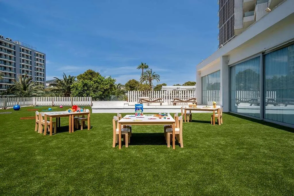 Melia South Beach Магалуф